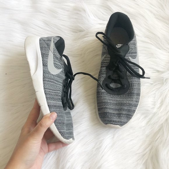 nike roshe woven black